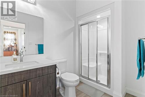 Main bathroom - 2 Mctavish Crescent, Ripley, ON - Indoor Photo Showing Bathroom