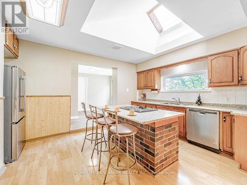 113 Harmony Road N, Oshawa (Eastdale), ON - Indoor Photo Showing Kitchen