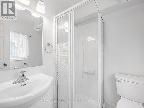 113 Harmony Road N, Oshawa (Eastdale), ON - Indoor Photo Showing Bathroom