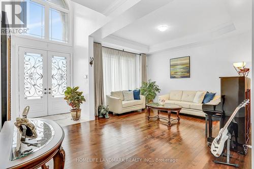 26 Ascoli Drive, Hamilton (Ryckmans), ON - Indoor Photo Showing Living Room