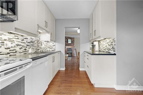 3 Grouse Avenue, Ottawa, ON - Indoor Photo Showing Kitchen