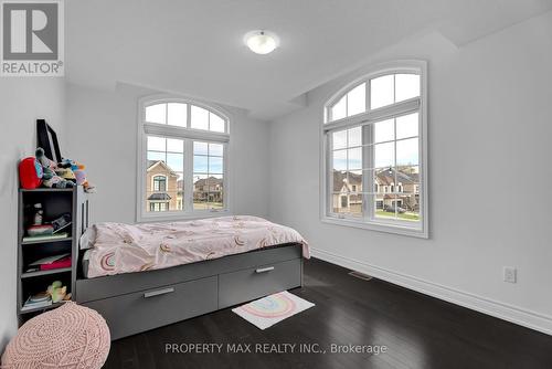 25 Vineyard Drive, Brampton, ON - Indoor Photo Showing Bedroom