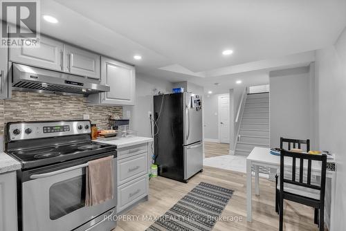 25 Vineyard Drive, Brampton, ON - Indoor Photo Showing Kitchen