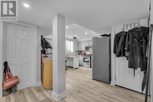 25 Vineyard Drive, Brampton, ON - Indoor