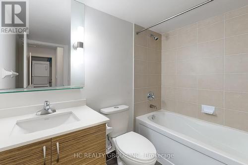 919 - 320 Richmond Street E, Toronto, ON - Indoor Photo Showing Bathroom