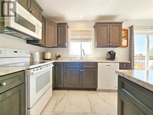 79 Blackacre Crescent, Tilbury, ON - Indoor Photo Showing Kitchen