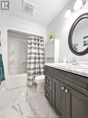 79 Blackacre Crescent, Tilbury, ON - Indoor Photo Showing Bathroom