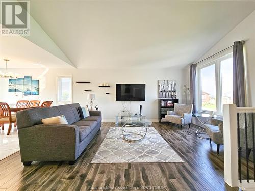 79 Blackacre Crescent, Tilbury, ON - Indoor Photo Showing Living Room