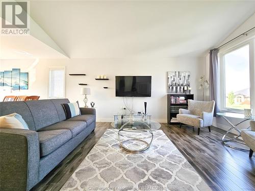 79 Blackacre Crescent, Tilbury, ON - Indoor Photo Showing Living Room