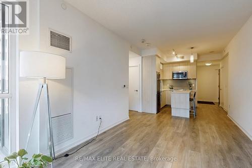 505 - 50 Forest Manor Road, Toronto (Henry Farm), ON - Indoor Photo Showing Kitchen