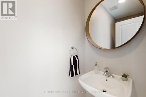 251 Thomas Cook Avenue, Vaughan, ON - Indoor Photo Showing Bathroom