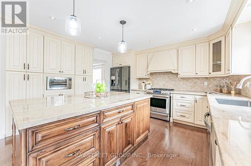 43 Conistan Road, Markham (Unionville), ON - Indoor Photo Showing Kitchen With Upgraded Kitchen