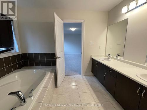 256 Conklin Crescent, Aurora, ON - Indoor Photo Showing Bathroom