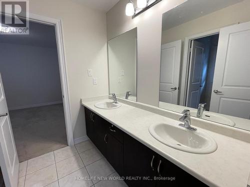 256 Conklin Crescent, Aurora, ON - Indoor Photo Showing Bathroom