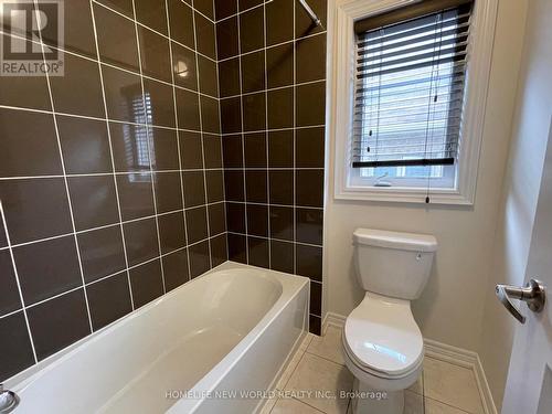 256 Conklin Crescent, Aurora, ON - Indoor Photo Showing Bathroom