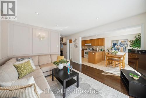 68 Westcliffe Crescent, Richmond Hill (Jefferson), ON - Indoor Photo Showing Living Room