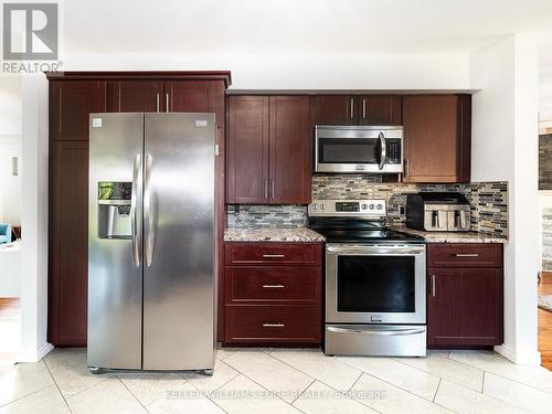 592 Rendezvous Court, Windsor, ON - Indoor Photo Showing Kitchen