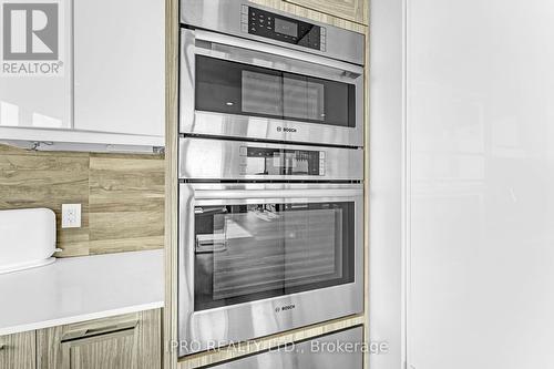 3602 - 2900 Highway 7 Road, Vaughan, ON - Indoor Photo Showing Kitchen