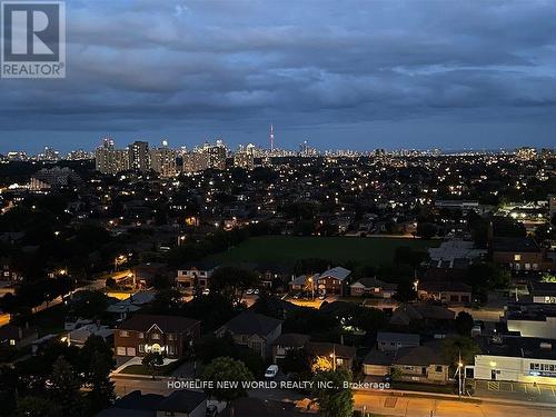 1809 - 830 Lawrence Avenue W, Toronto (Yorkdale-Glen Park), ON - Outdoor With View