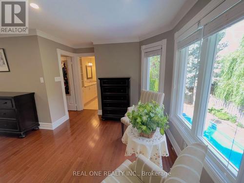 2046 Pineview Drive, Oakville, ON - Indoor