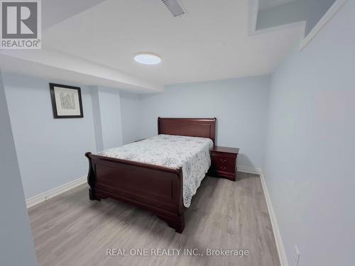 2046 Pineview Drive, Oakville (Iroquois Ridge North), ON - Indoor Photo Showing Bedroom