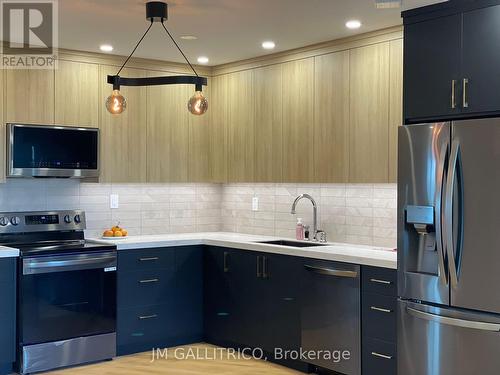 1109 - 5250 Lakeshore Road, Burlington (Appleby), ON - Indoor Photo Showing Kitchen With Upgraded Kitchen