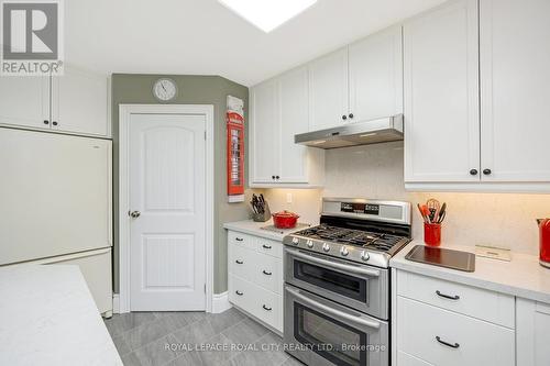 35 Inglewood Drive, Brampton (Brampton East), ON - Indoor Photo Showing Kitchen