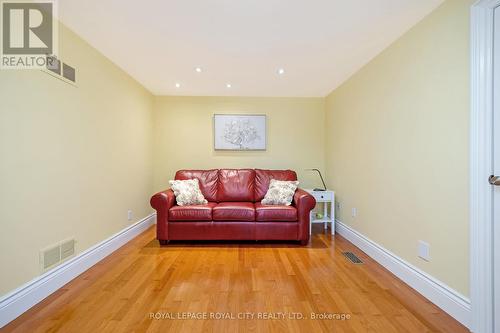 35 Inglewood Drive, Brampton (Brampton East), ON - Indoor Photo Showing Living Room