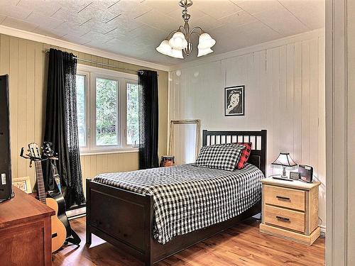 Master bedroom - 28 Ch. Des Sapins, Harrington, QC - Indoor Photo Showing Bedroom