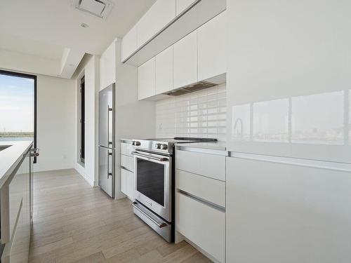 Cuisine - 1701-151 Rue De La Rotonde, Montréal (Verdun/Île-Des-Soeurs), QC - Indoor Photo Showing Kitchen With Upgraded Kitchen