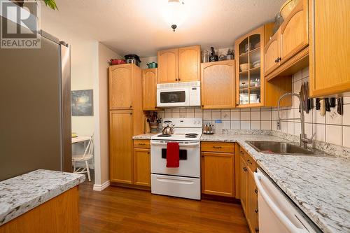 287 Reighmount Drive, Kamloops, BC - Indoor Photo Showing Kitchen