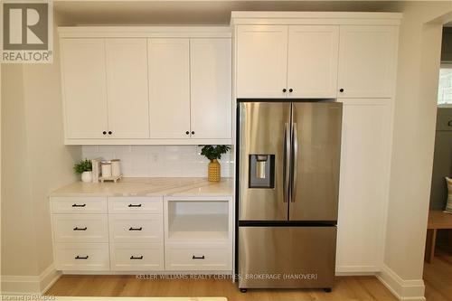 694 17Th St Crescent, Hanover, ON - Indoor Photo Showing Kitchen