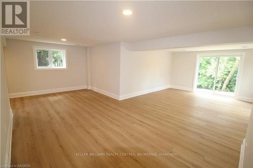 694 17Th St Crescent, Hanover, ON - Indoor Photo Showing Other Room