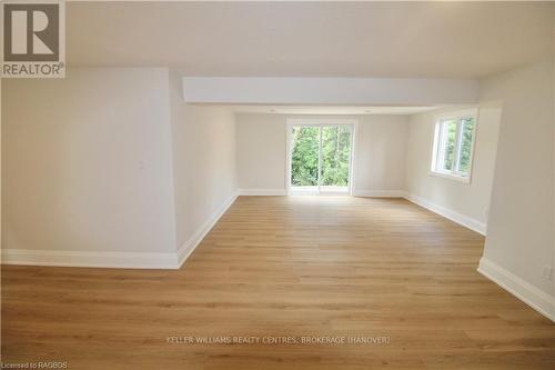 694 17Th St Crescent, Hanover, ON - Indoor Photo Showing Other Room