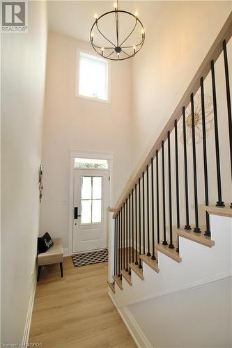 694 17Th St Crescent, Hanover, ON - Indoor Photo Showing Other Room