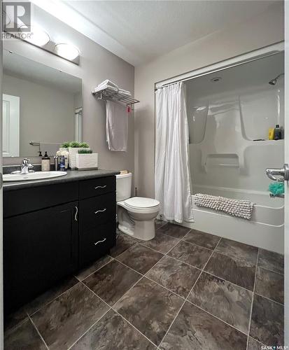 2 697 Sun Valley Drive, Estevan, SK - Indoor Photo Showing Bathroom