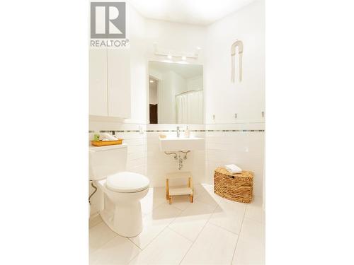 576 Radant Road, Kelowna, BC -  Photo Showing Bathroom