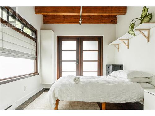 576 Radant Road, Kelowna, BC - Indoor Photo Showing Bedroom