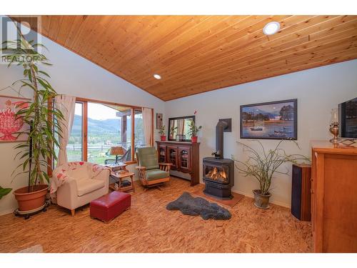 65 Pine Road, Cherryville, BC - Indoor