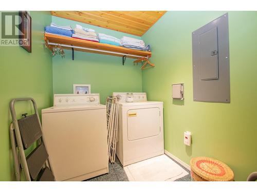 65 Pine Road, Cherryville, BC - Indoor Photo Showing Laundry Room