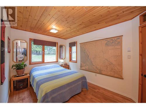 65 Pine Road, Cherryville, BC - Indoor Photo Showing Bedroom