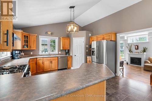 66 Lorne Avenue, Bluewater (Hensall), ON - Indoor Photo Showing Kitchen With Double Sink