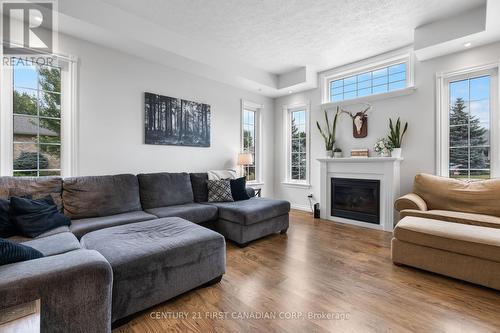 66 Lorne Avenue, Bluewater (Hensall), ON - Indoor Photo Showing Living Room With Fireplace