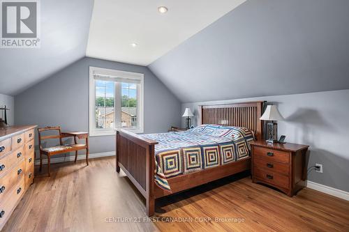 66 Lorne Avenue, Bluewater (Hensall), ON - Indoor Photo Showing Bedroom