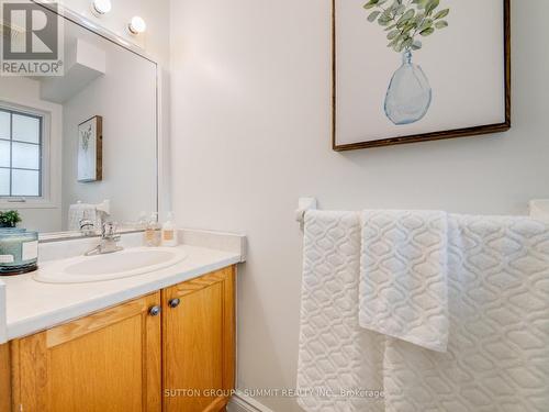 90 Donnenwerth Drive, Kitchener, ON - Indoor Photo Showing Bathroom