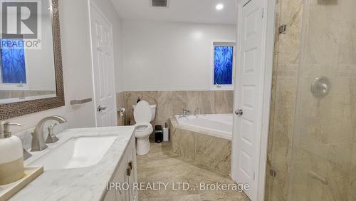 6552 Aston Martin Mews, Mississauga, ON - Indoor Photo Showing Bathroom