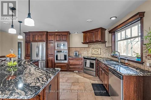 6131 Huron Street, South Glengarry, ON - Indoor Photo Showing Kitchen With Double Sink With Upgraded Kitchen