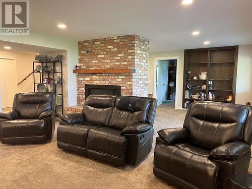 4541 16 Street Ne, Salmon Arm, BC - Indoor Photo Showing Living Room With Fireplace