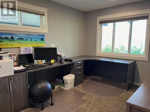 4541 16 Street Ne, Salmon Arm, BC - Indoor Photo Showing Office