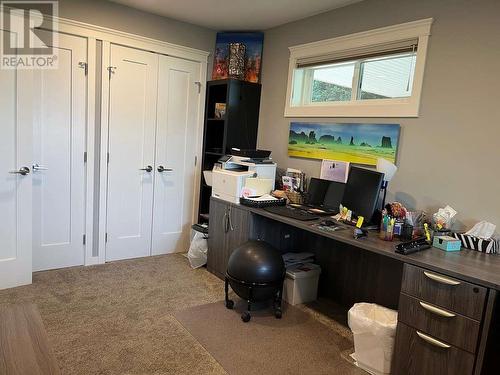 4541 16 Street Ne, Salmon Arm, BC - Indoor Photo Showing Office